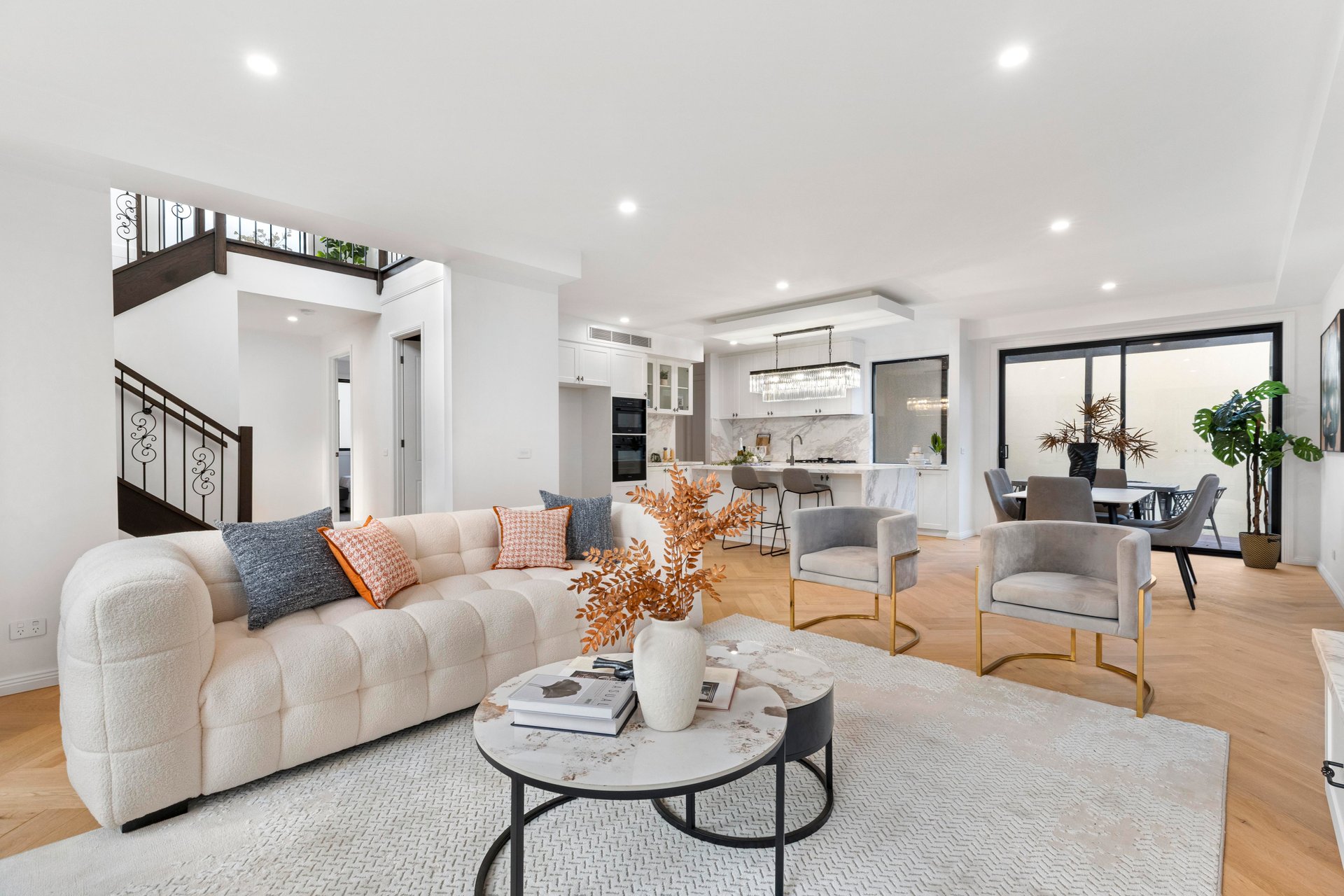 1/8 Ivanhoe Street, Glen&nbsp;Waverley image 2