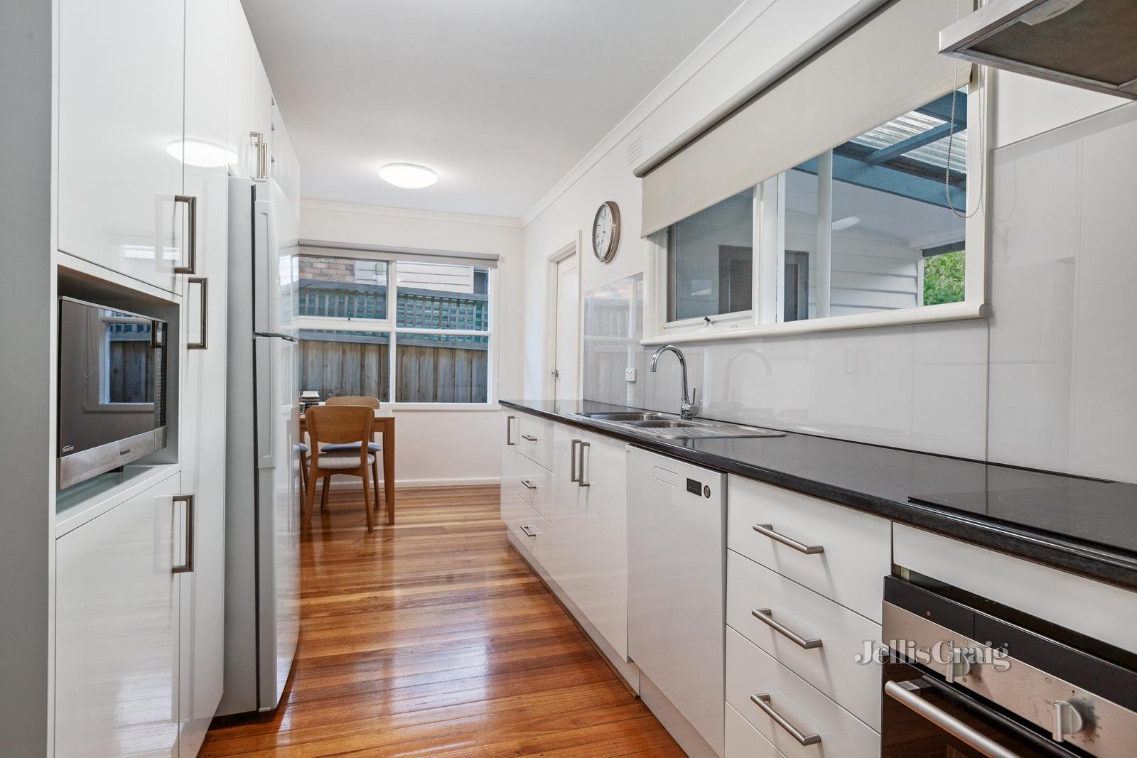 1/8 Jackson Street, Forest Hill image 6