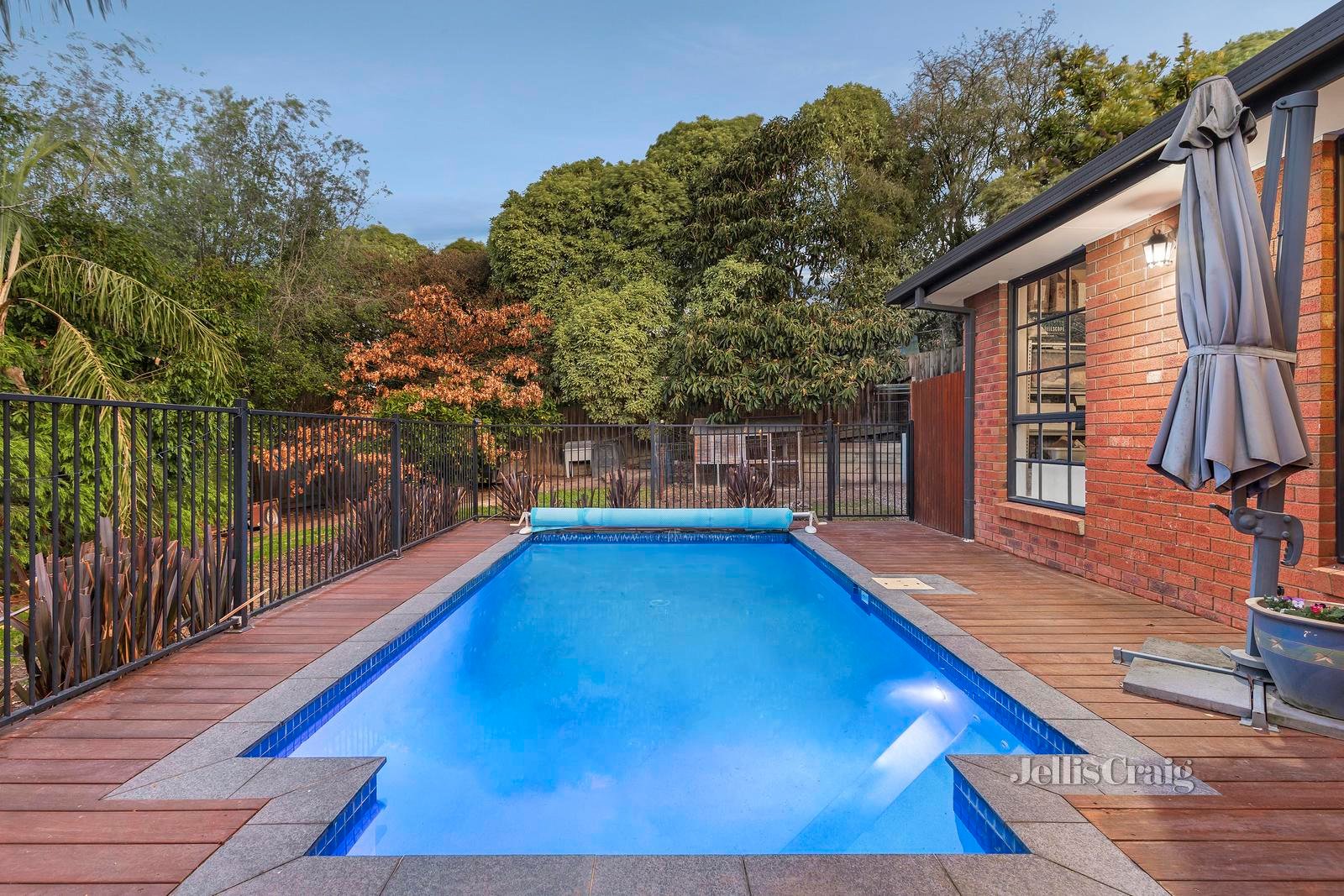 18 Janson Court, Croydon North image 2