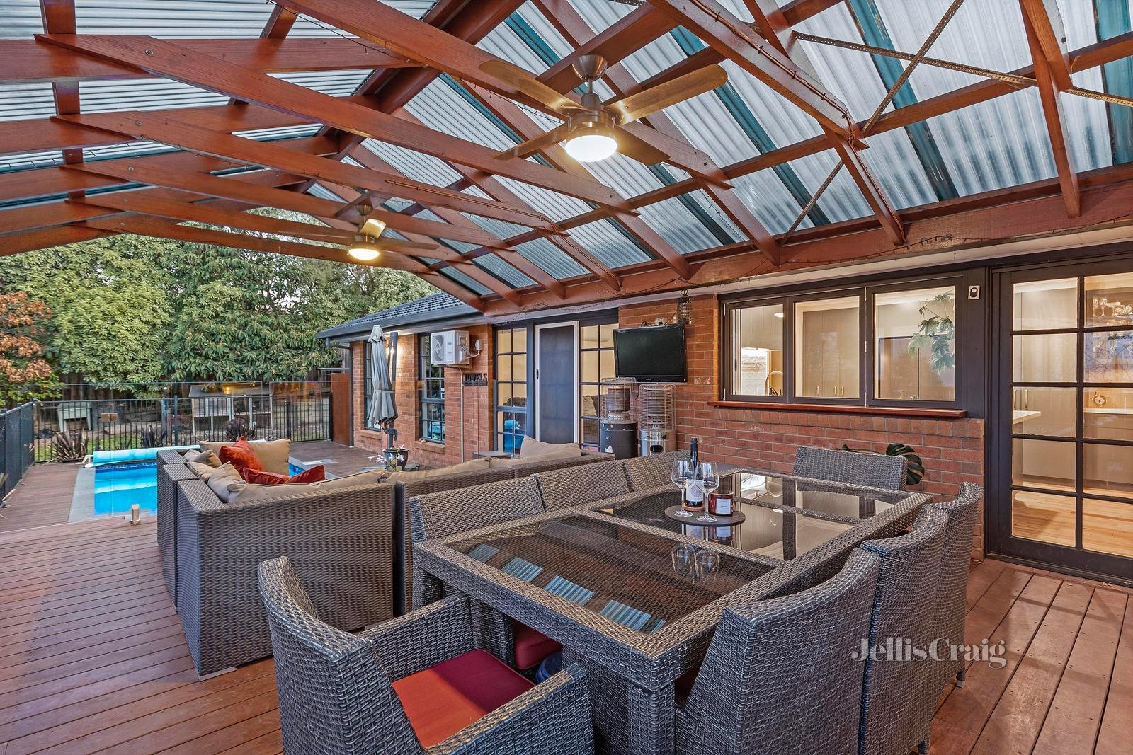 18 Janson Court, Croydon North image 3