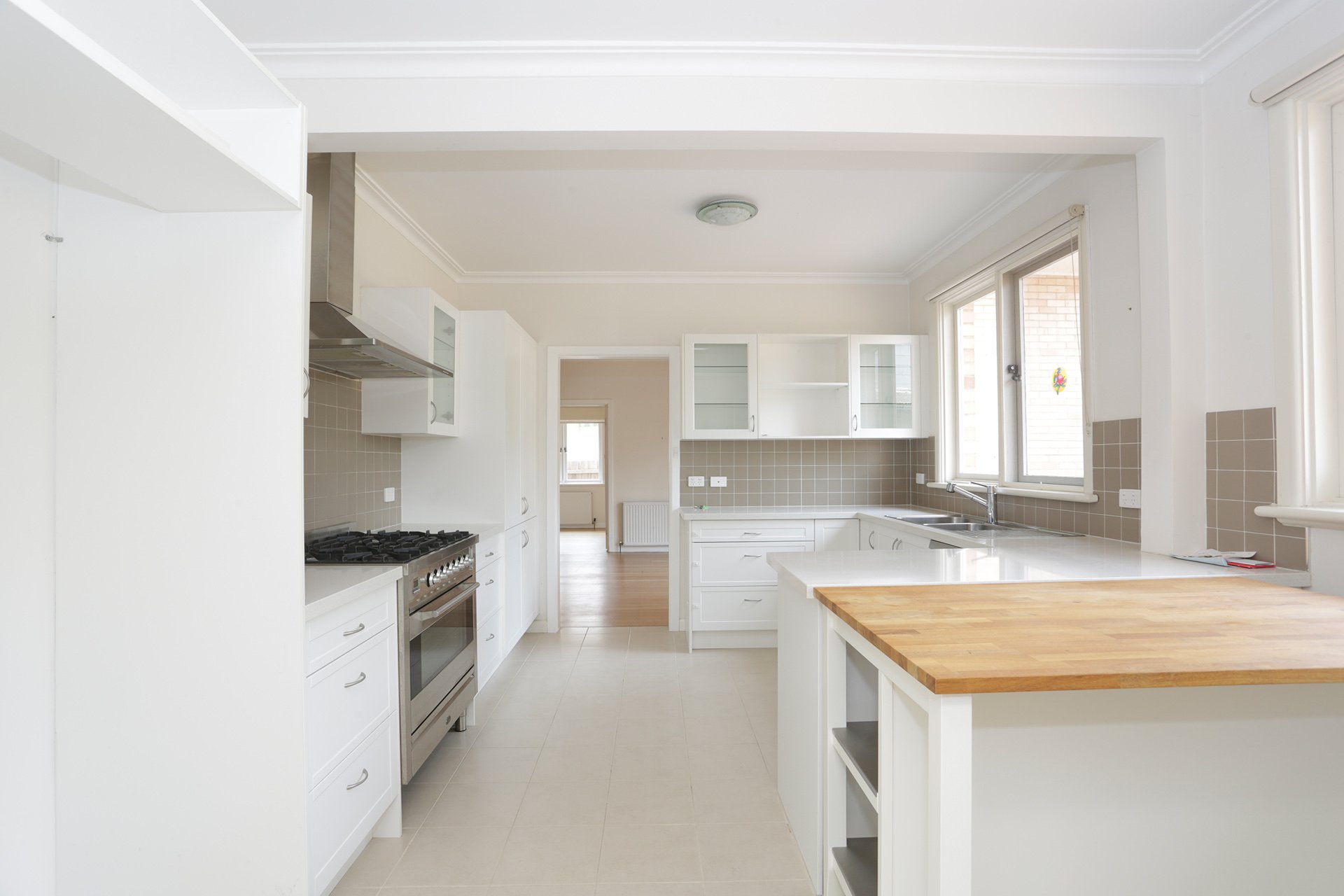 18 Jeffery Street, Blackburn image 2