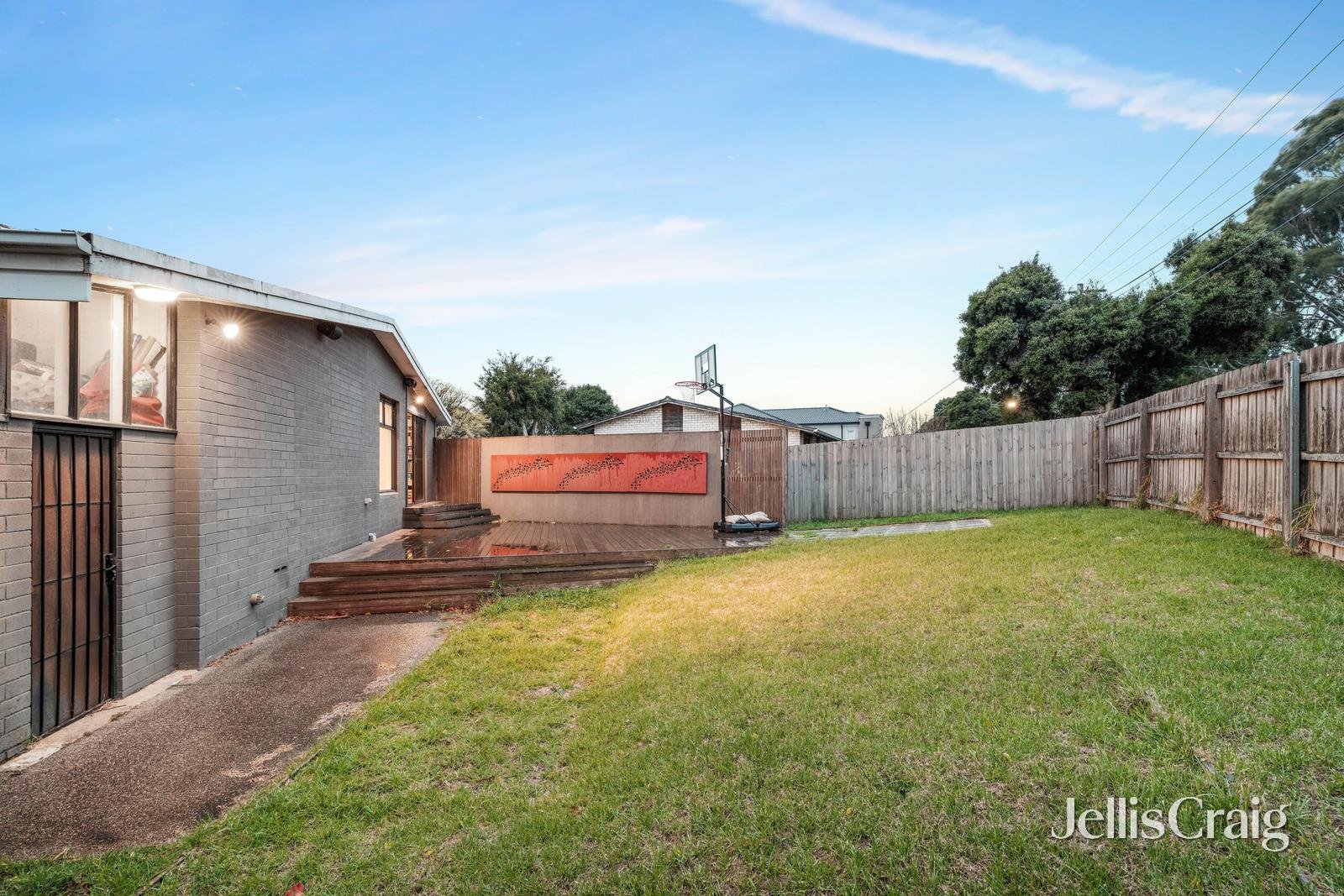 18 Jeffrey Street, Mount Waverley image 10