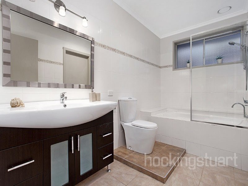 18 Jocelyn Avenue, Balwyn North image 8