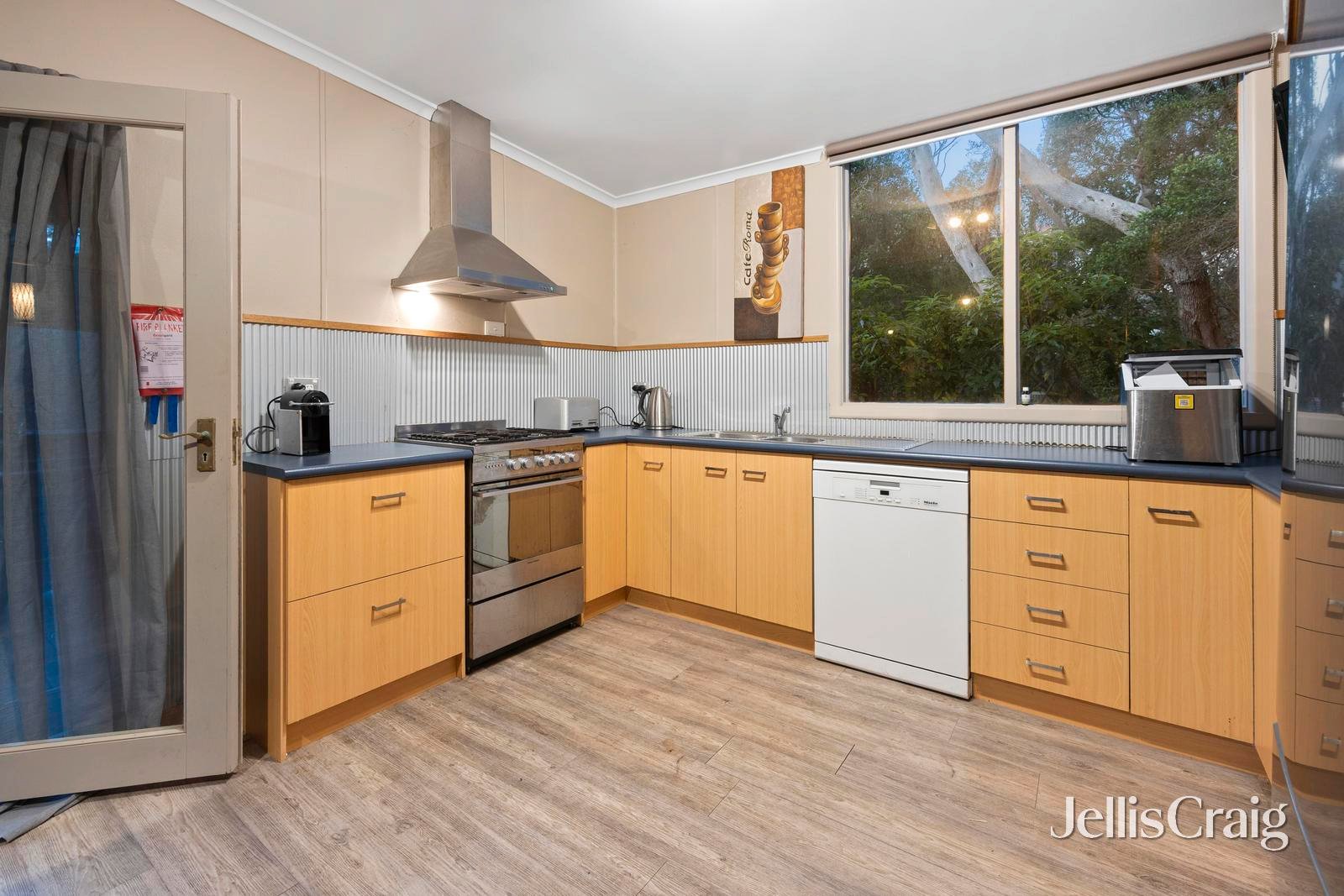 18 Johns Drive, Rye image 10