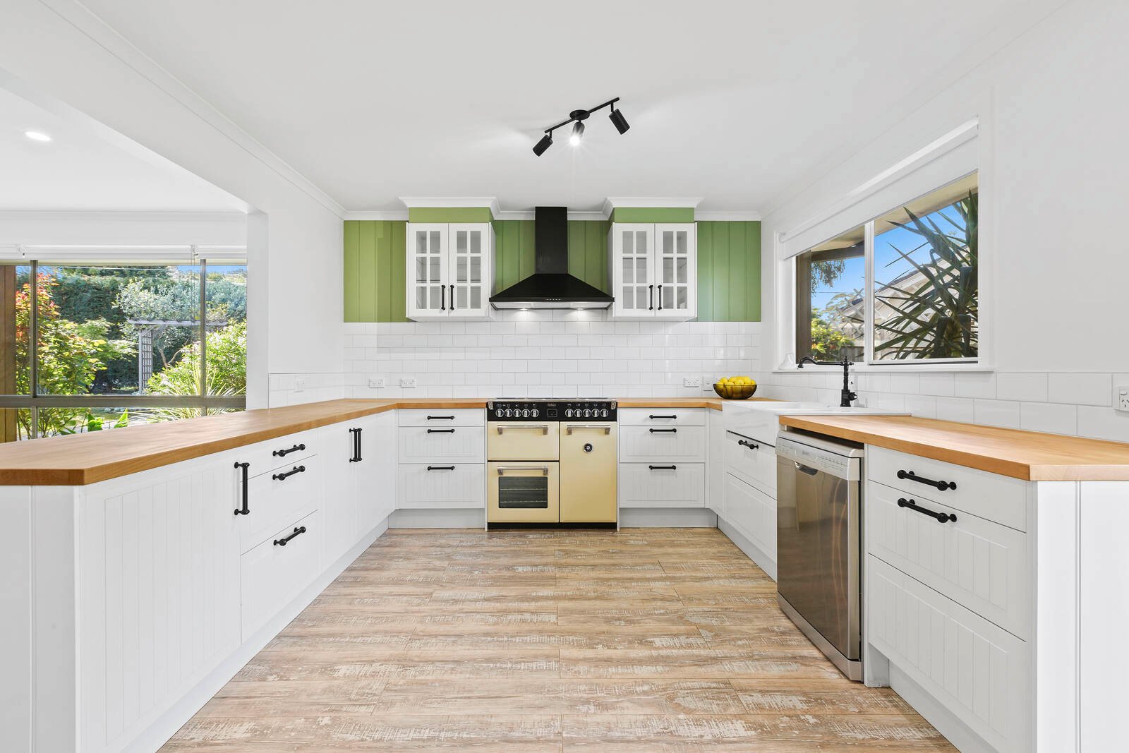 Property Gallery Thumbnail 4