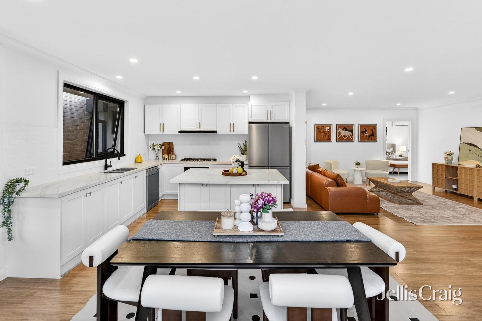 1/8 Kathy Court, Mooroolbark image 4