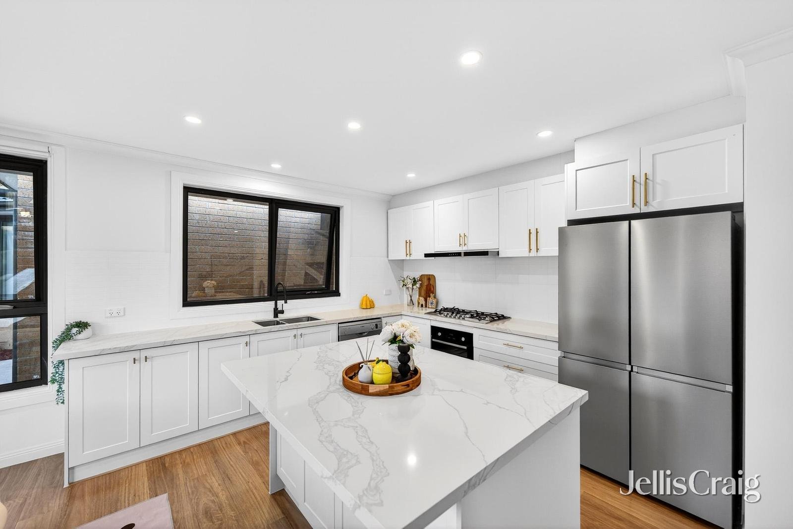 1/8 Kathy Court, Mooroolbark image 5