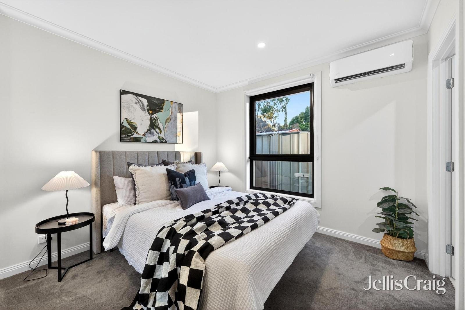 1/8 Kathy Court, Mooroolbark image 8
