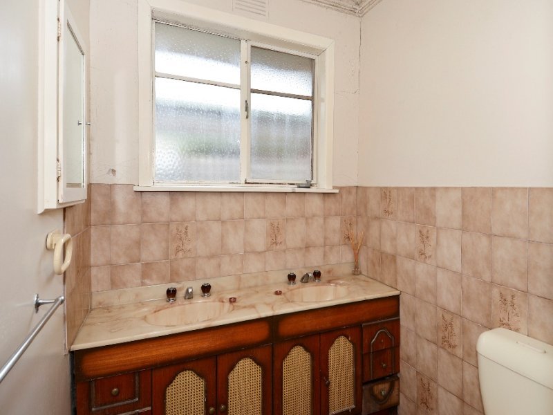 18 Kedleston Road, Herne Hill image 7