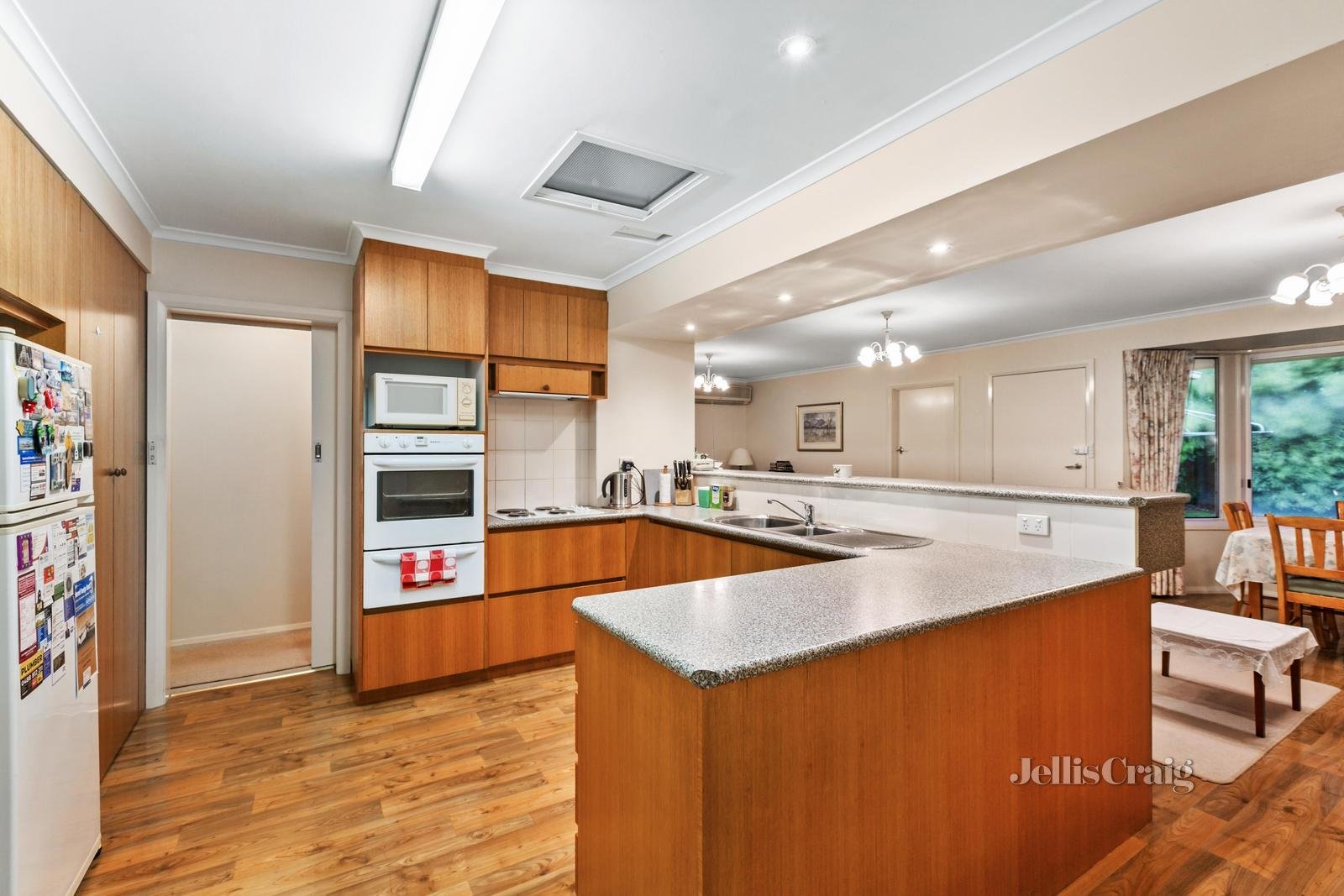 18 Kelsall Court, Hampton East image 6