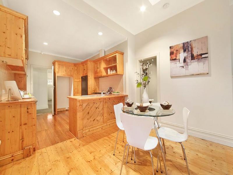 18 Kennealy Street, Surrey Hills image 4