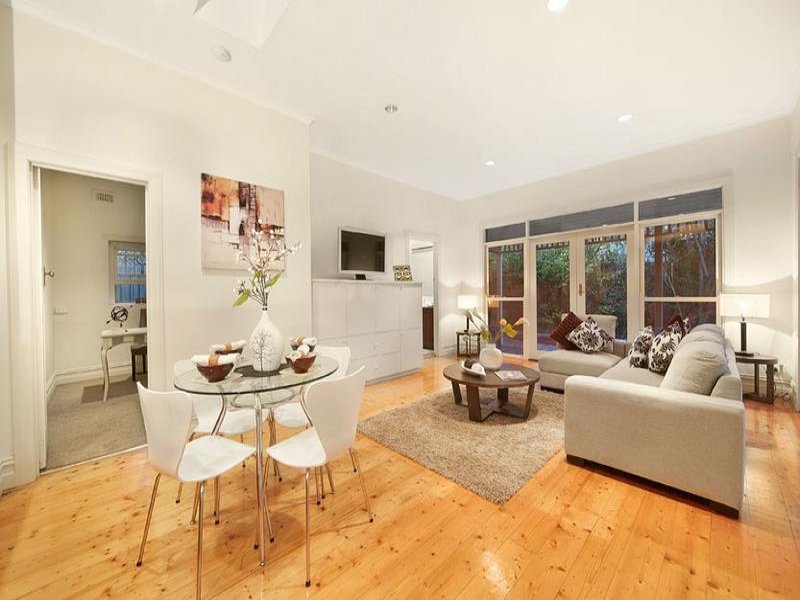 18 Kennealy Street, Surrey Hills image 5