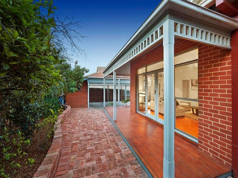 18 Kennealy Street, Surrey Hills image 10