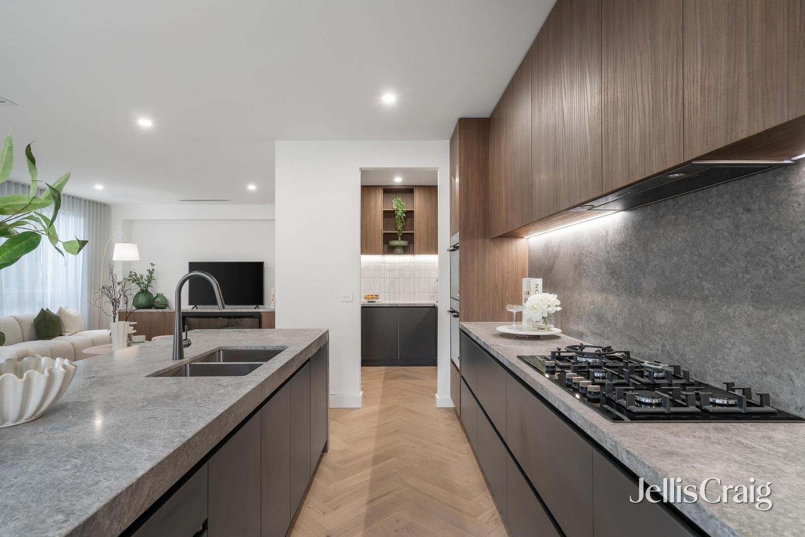 18 King Street, Doncaster East image 4