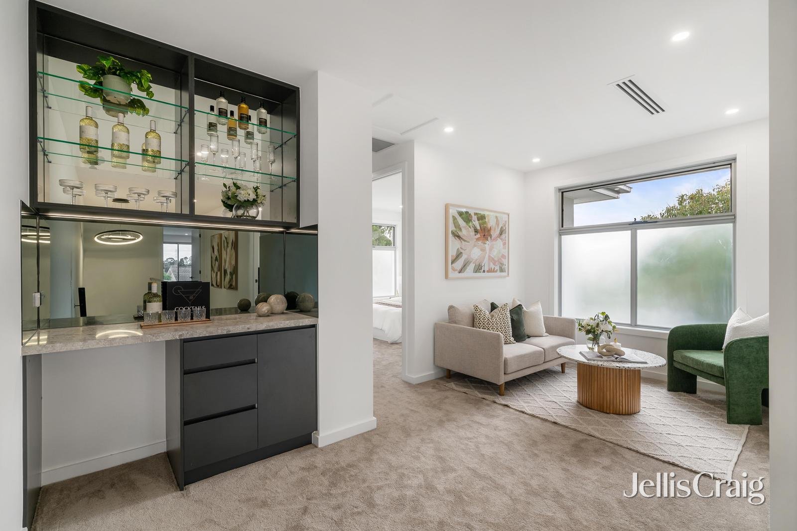 18 King Street, Doncaster East image 7