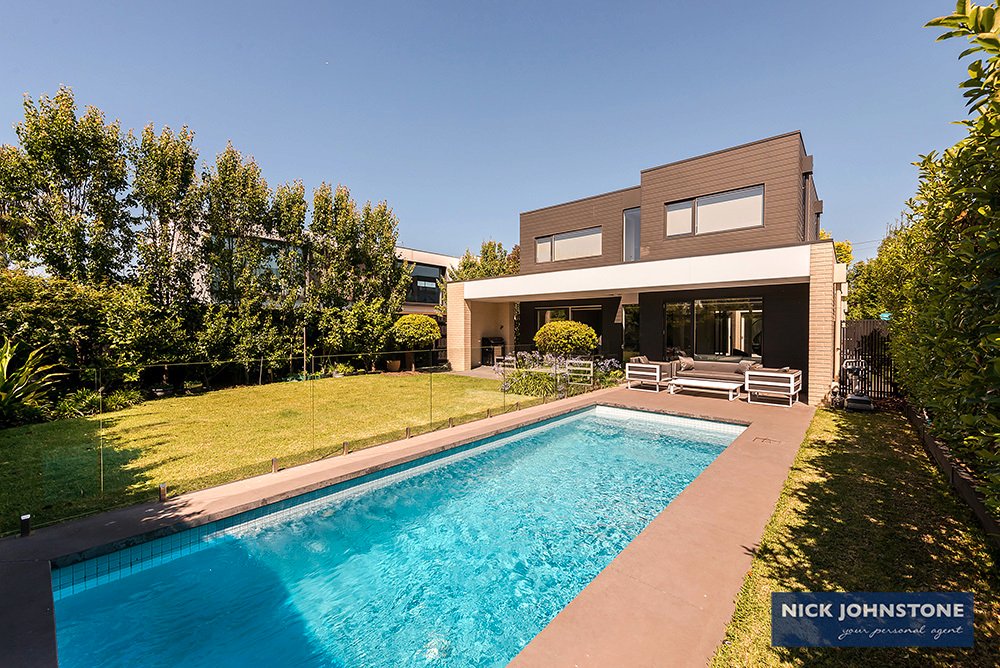 18 Kingston Street, Hampton image 2