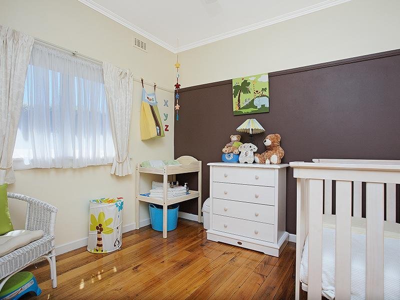 1/8 Kirk Street, Ringwood image 6