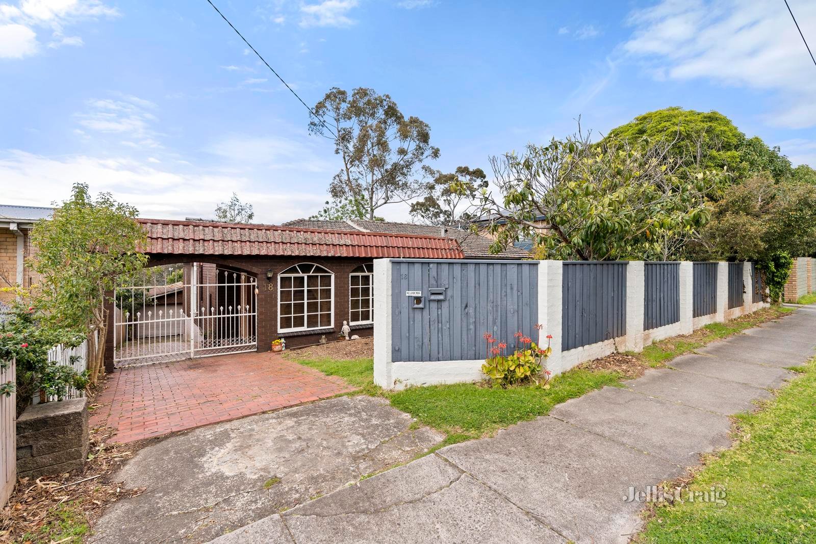 18 Koonung Street, Balwyn North image 2