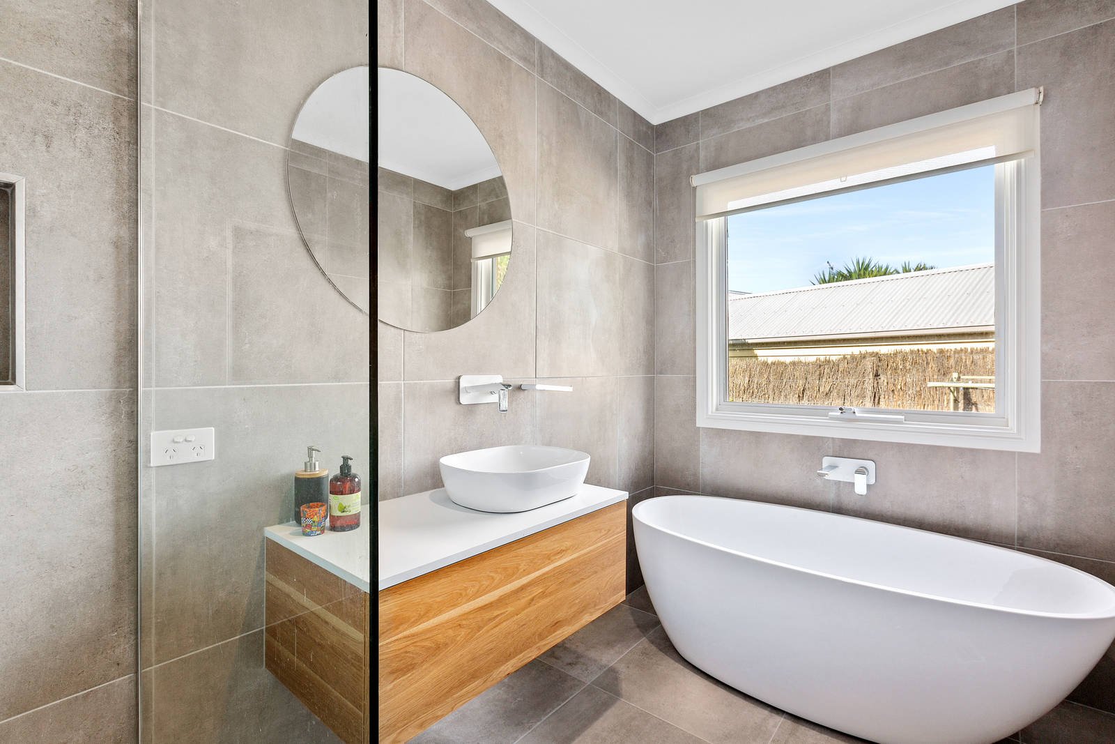 Property Gallery Thumbnail 9