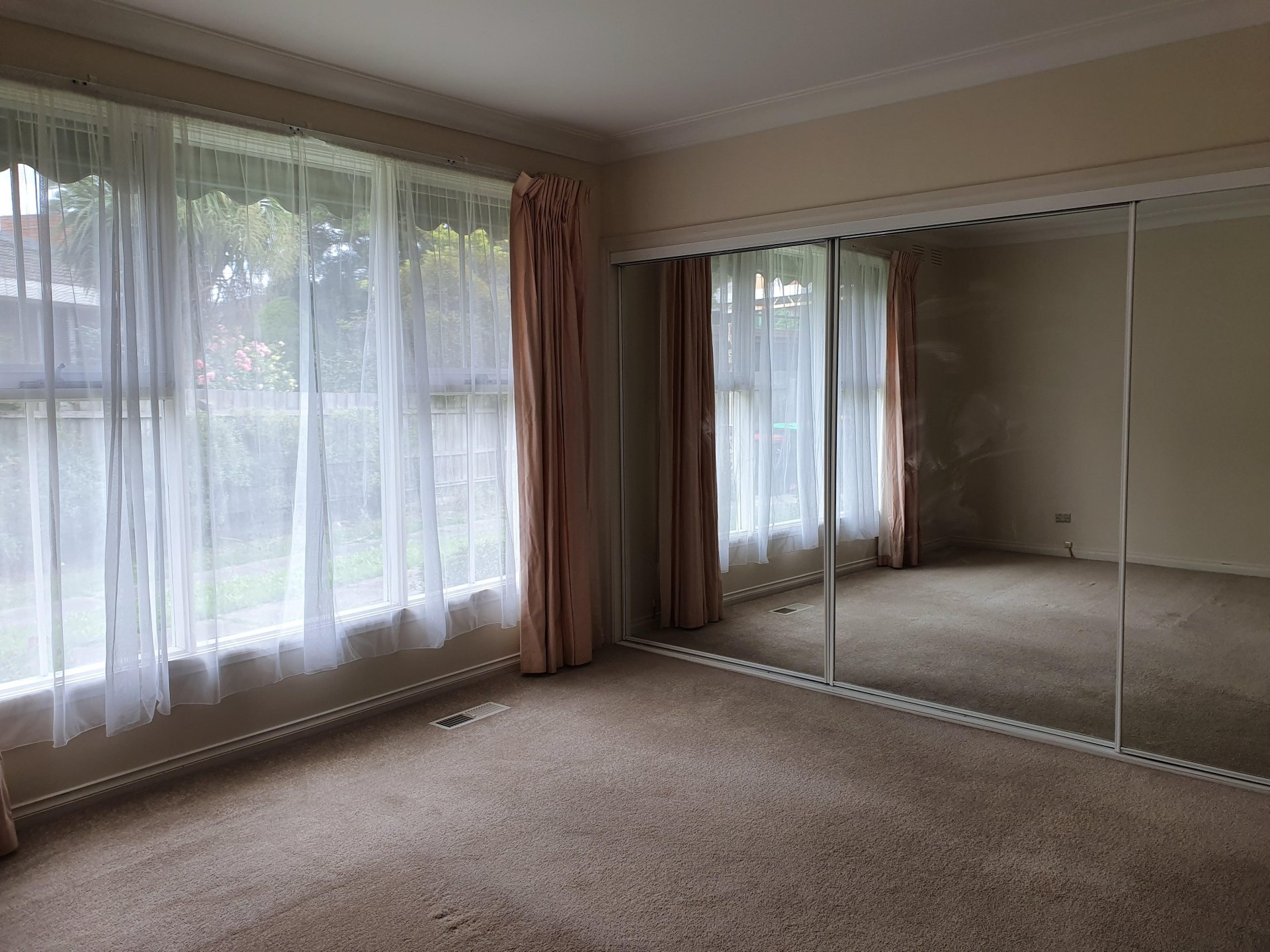 18 Lauer Street, Doncaster image 4