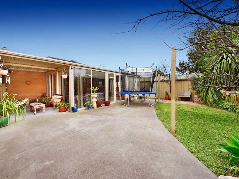 18 Lawrence Court, Altona North image 7