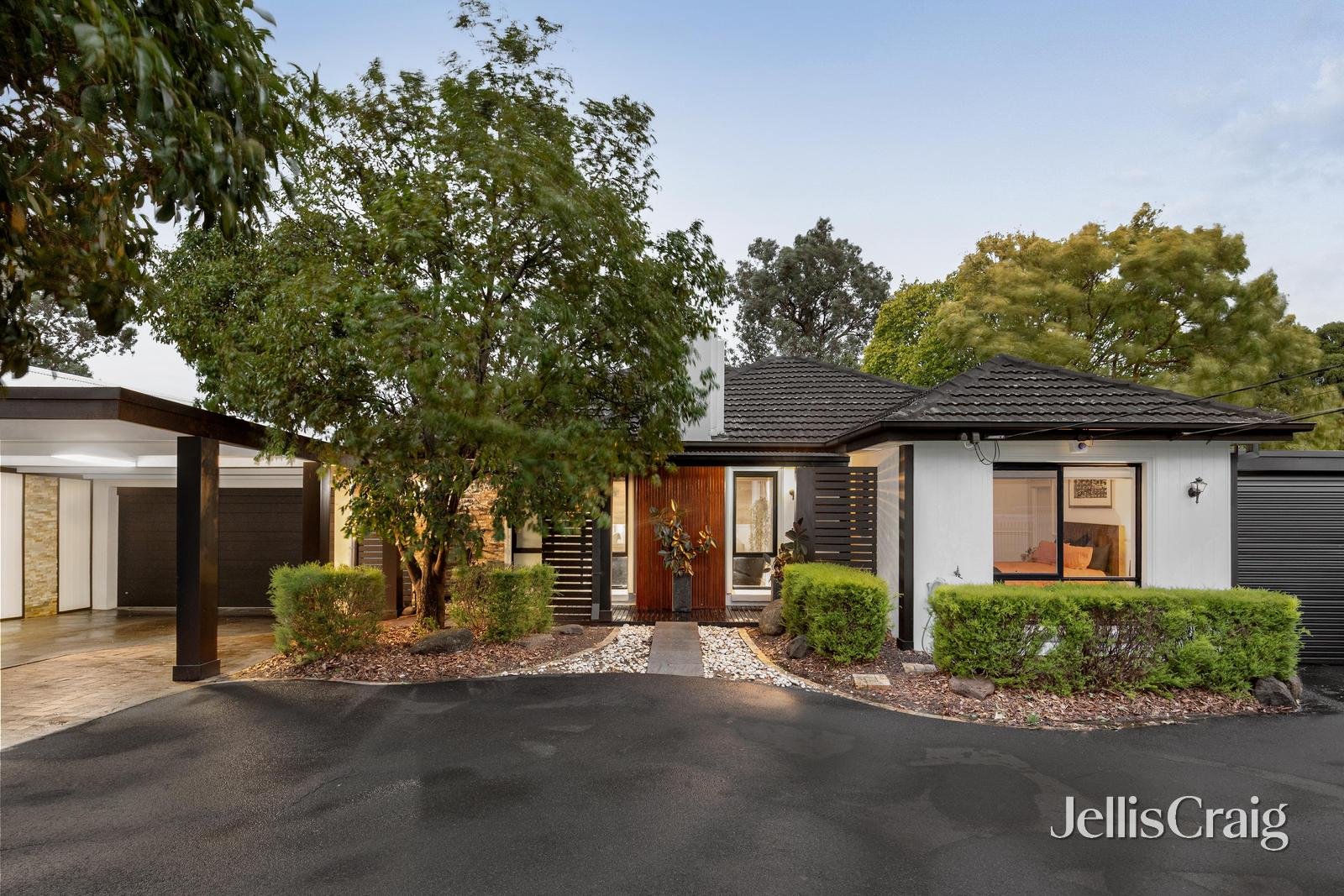 18 Leach Street, Briar&nbsp;Hill image 1