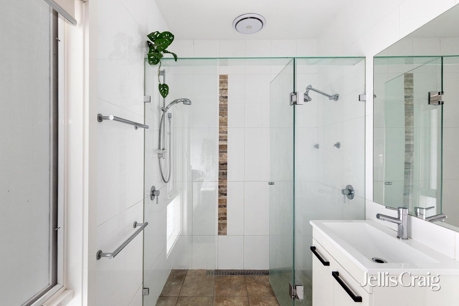 18 Leach Street, Briar&nbsp;Hill image 12