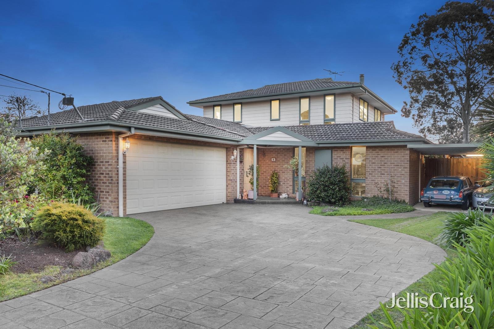 18 Lennox Avenue, Glen Waverley image 1