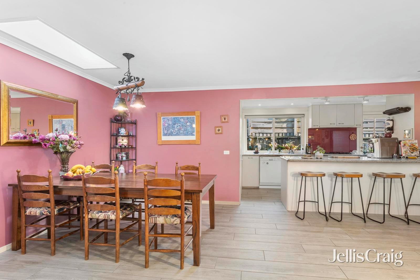 18 Lennox Avenue, Glen Waverley image 4