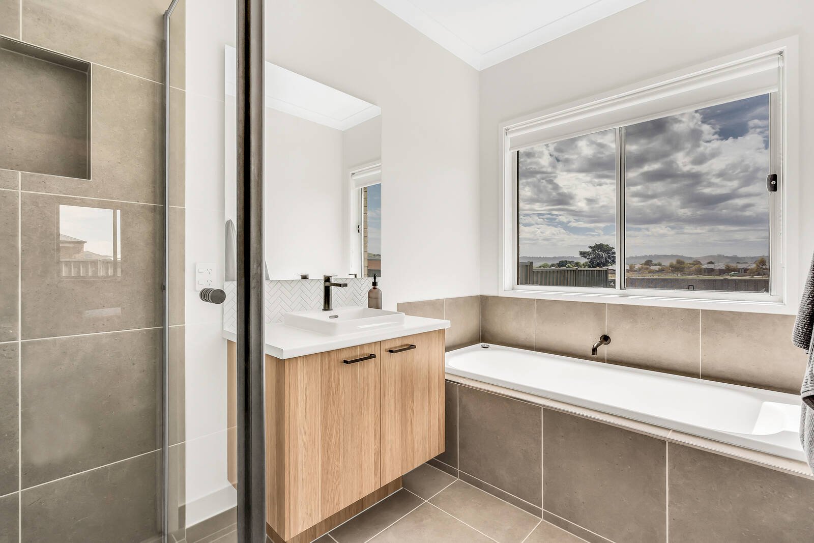 Property Gallery Thumbnail 2