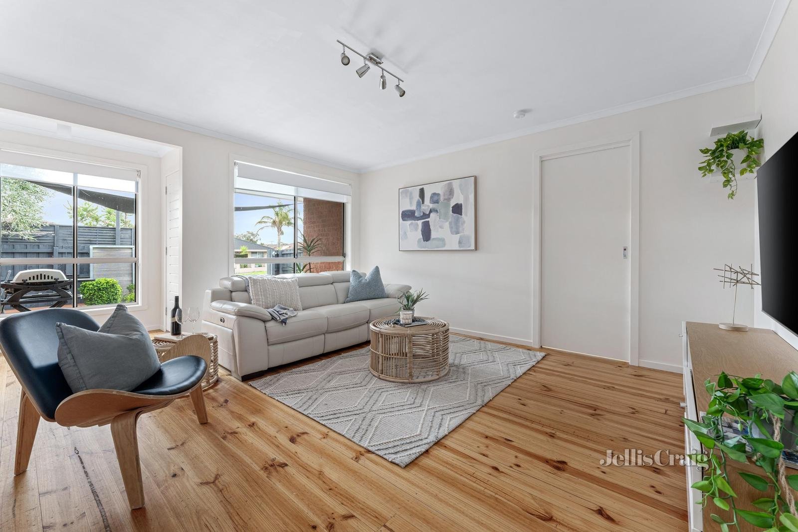 1/8 Linton Close, Chelsea Heights image 2