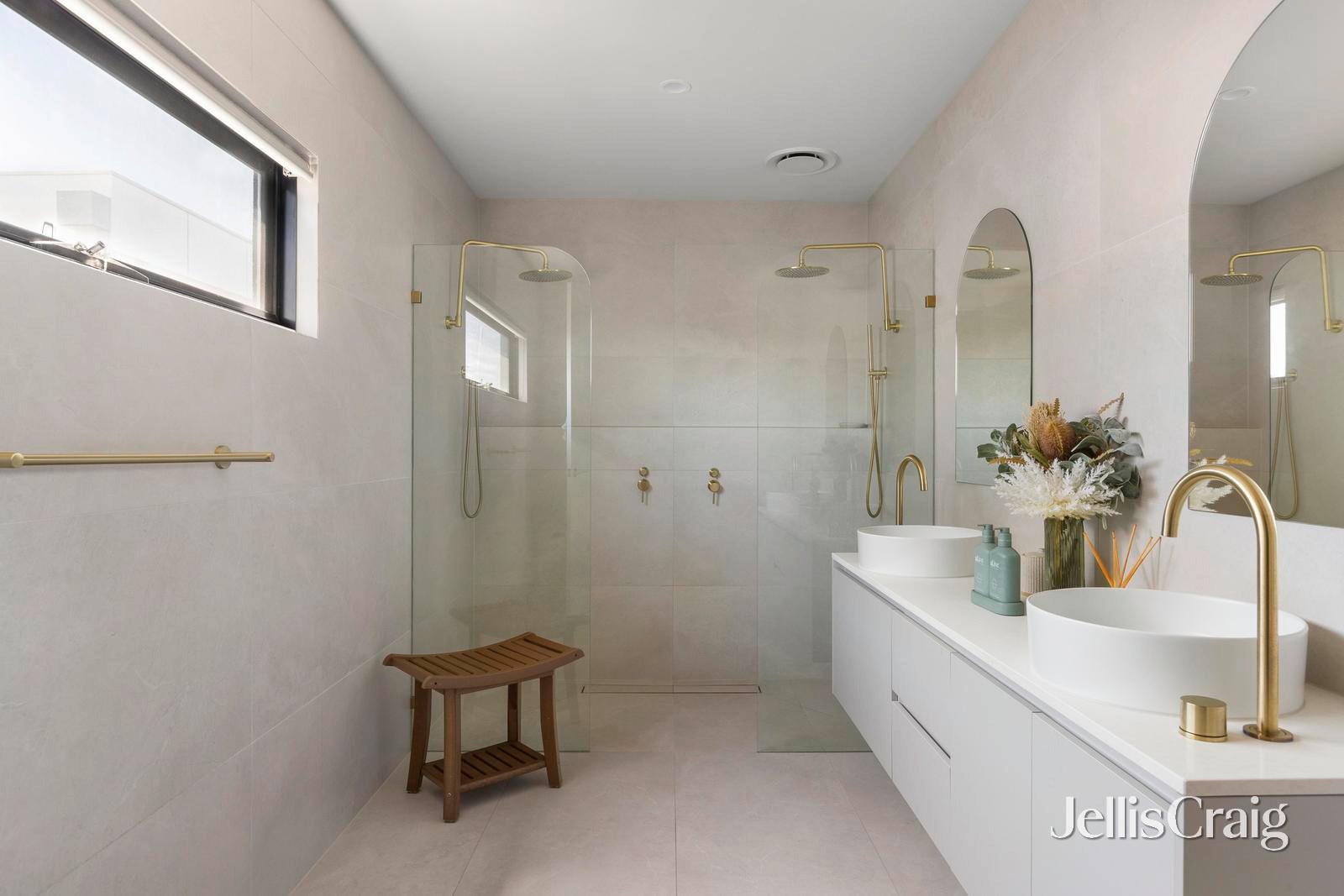 18 Lunar Drive, Greenvale image 9