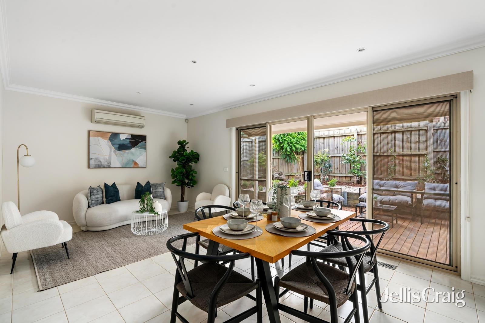 1/8 Lyell Parade, Greensborough image 4