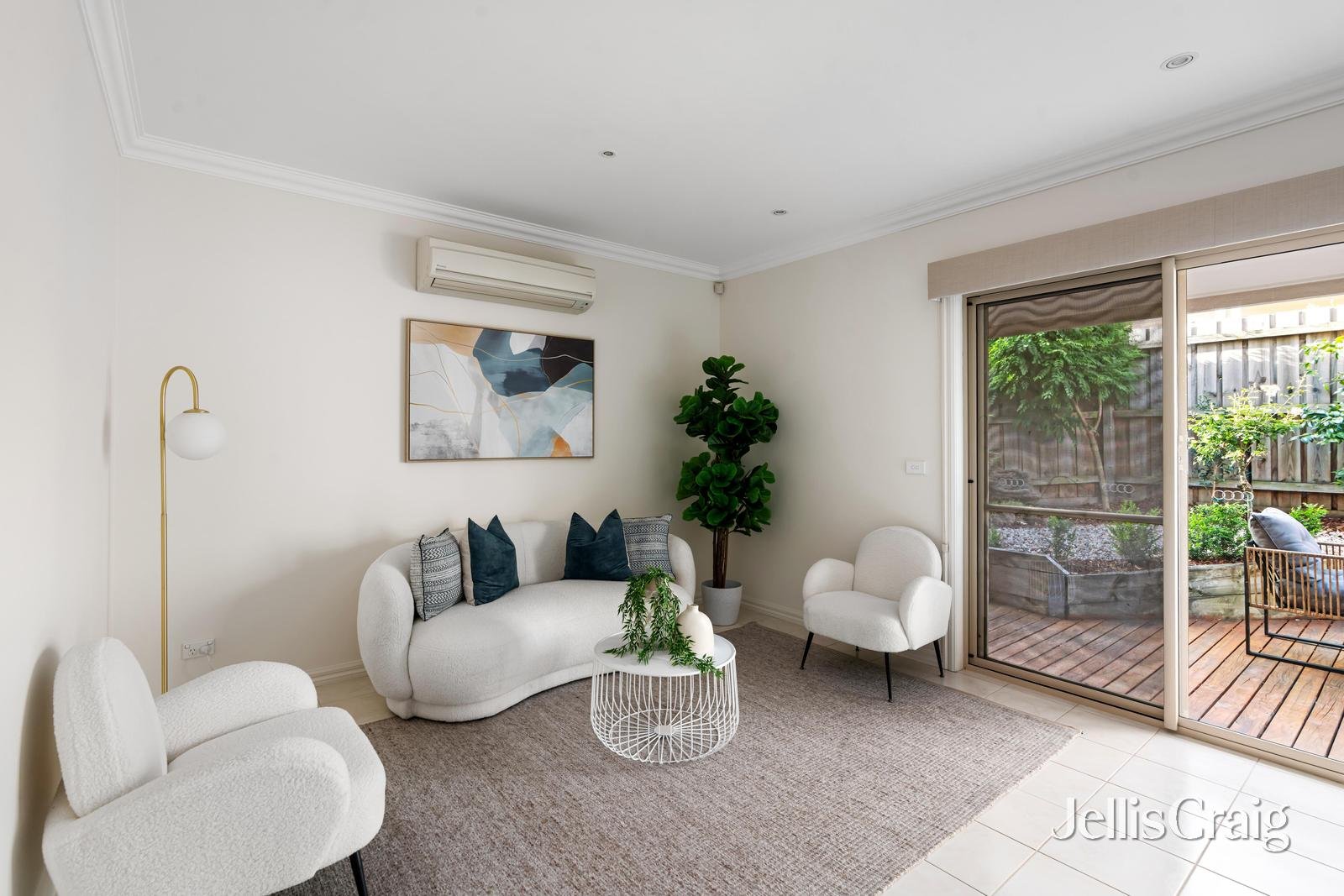1/8 Lyell Parade, Greensborough image 5