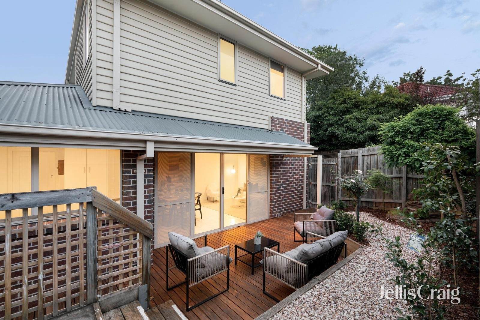 1/8 Lyell Parade, Greensborough image 16