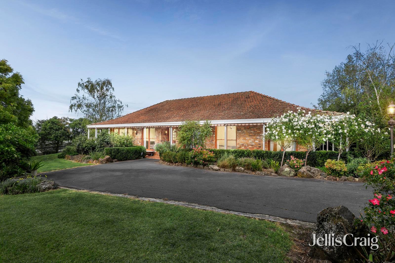 18 MacIntyre Lane, Yering image 1