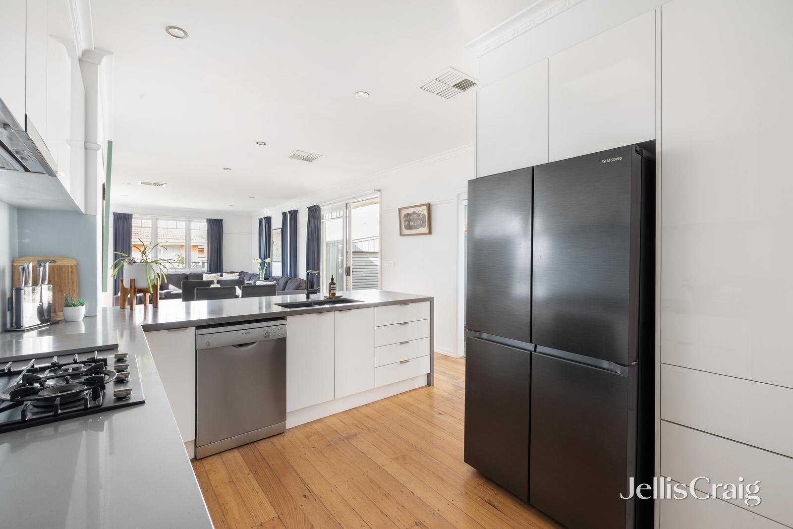 18 Marlborough Street, Bentleigh East image 5