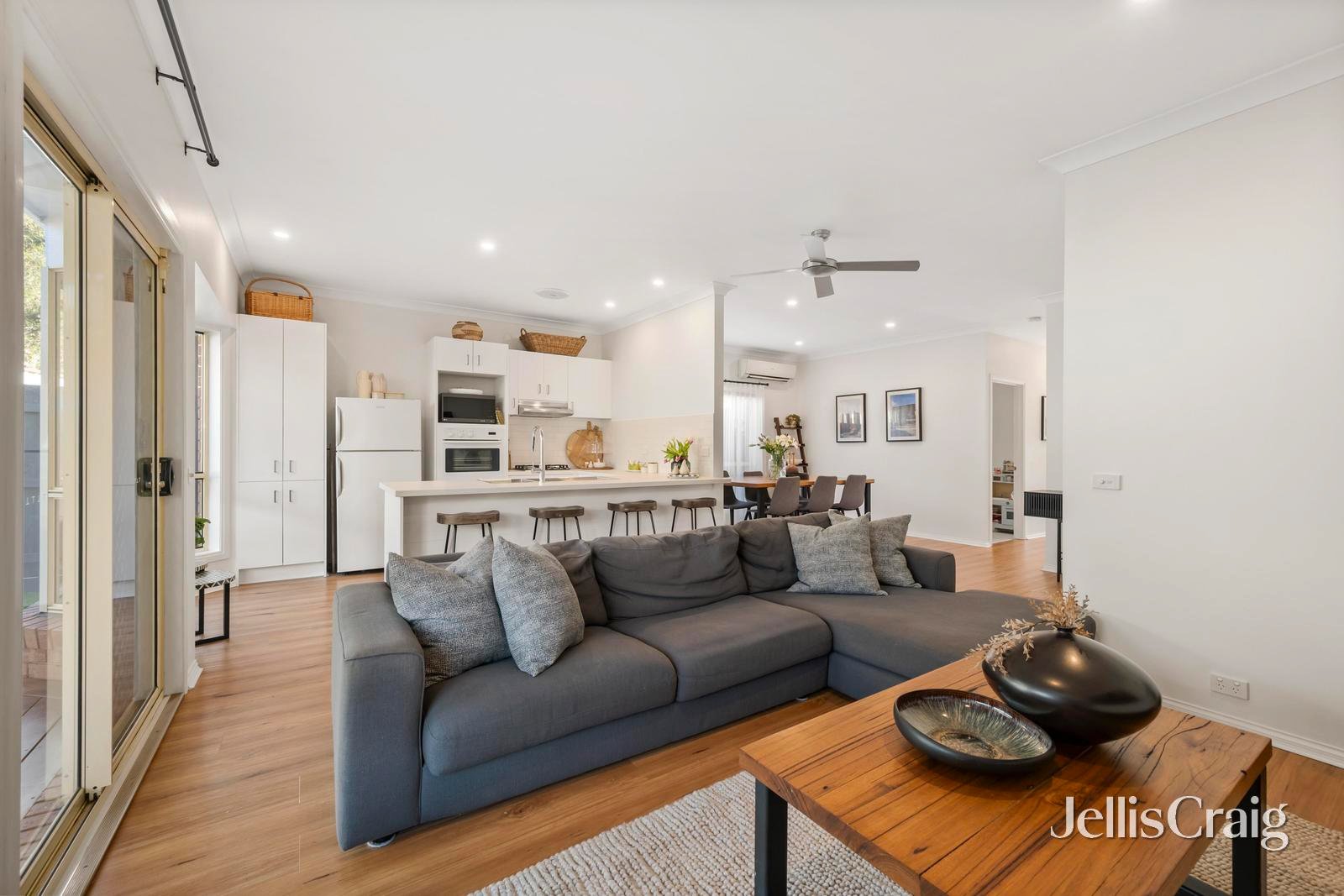 18 Mayfair Court, Chirnside&nbsp;Park image 4