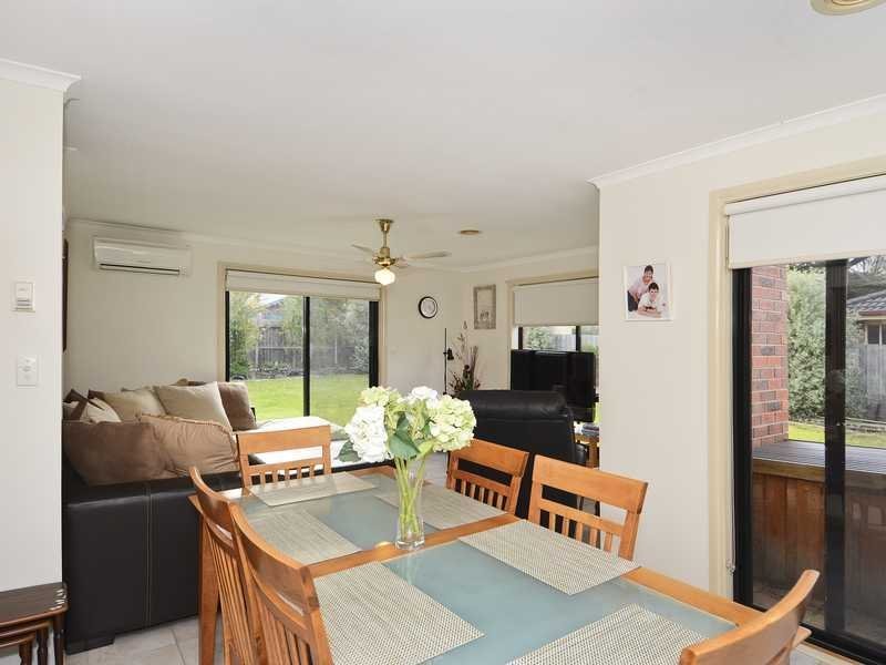 18 Mayfield Crescent, St Albans Park image 4