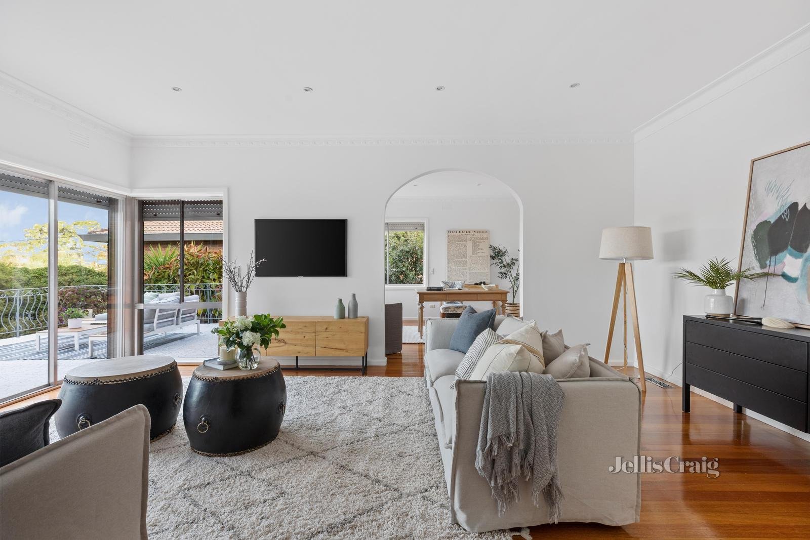 18 McAuley Drive, Rosanna image 4