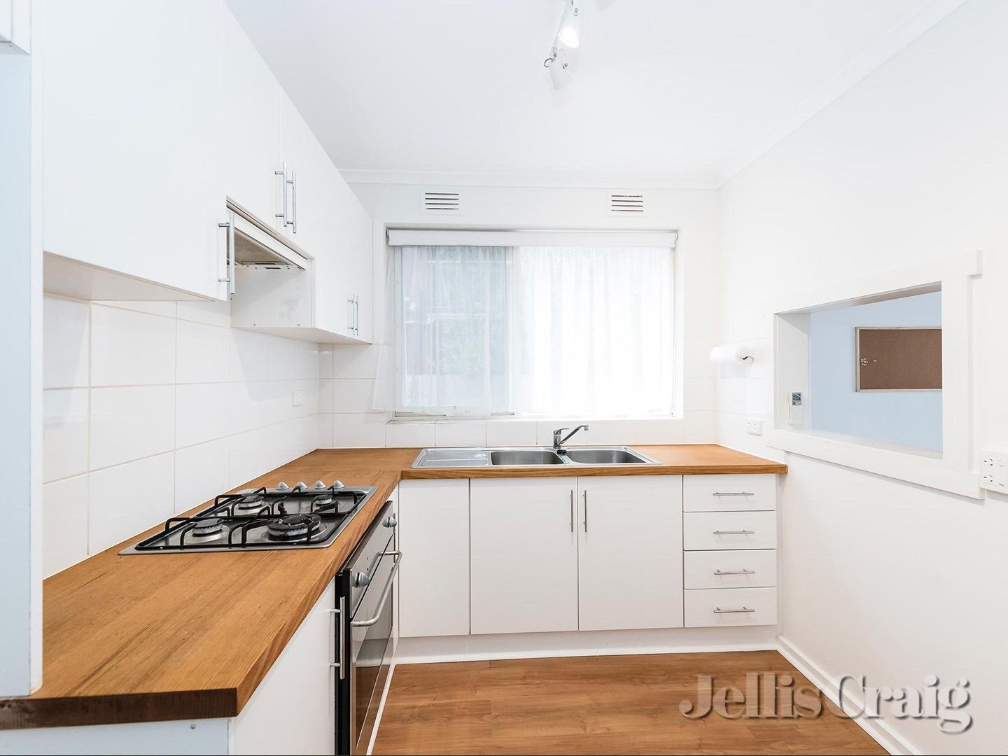 1/8 Melbourne Street, Murrumbeena image 2