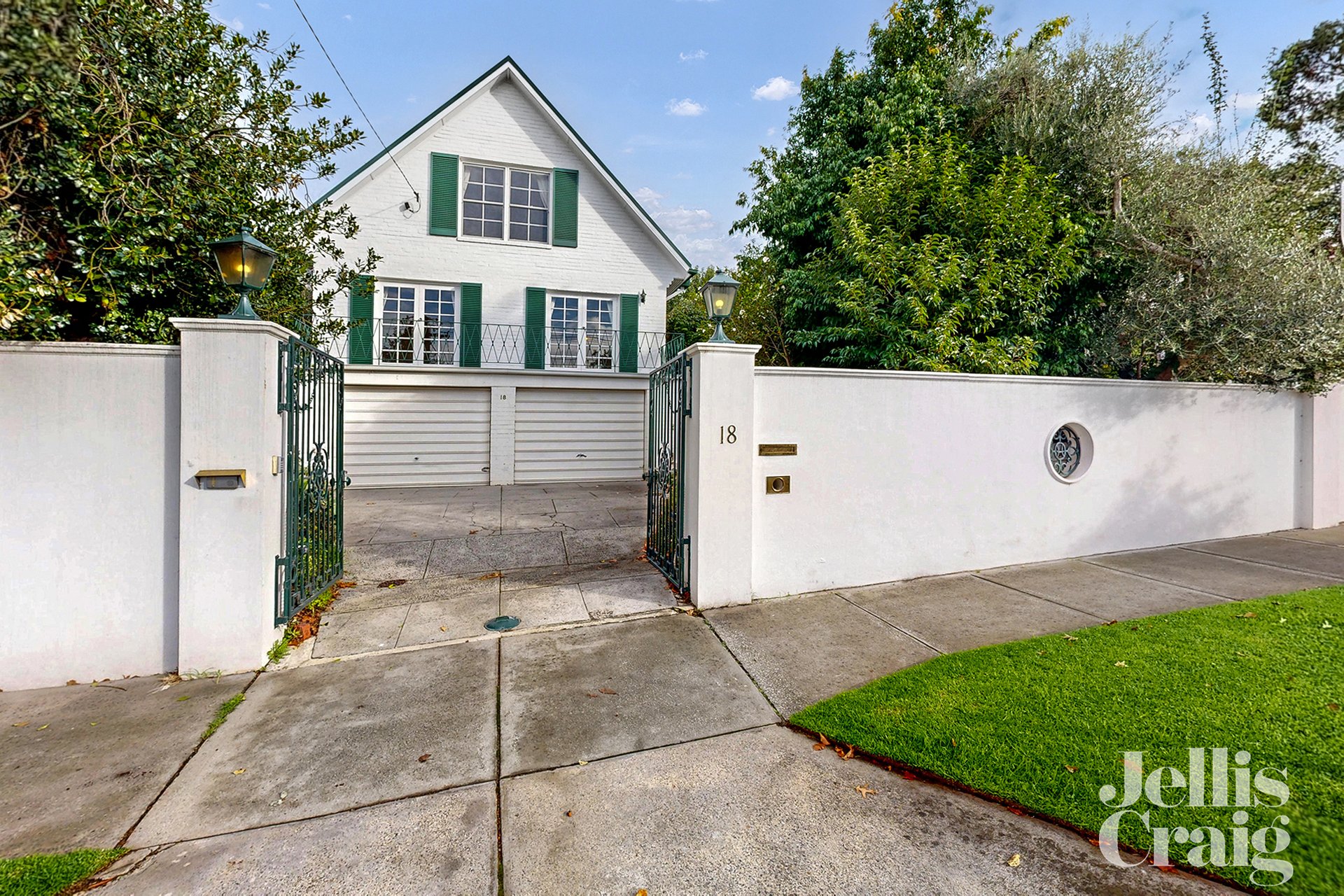 18 Merrion Place, Kew image 1