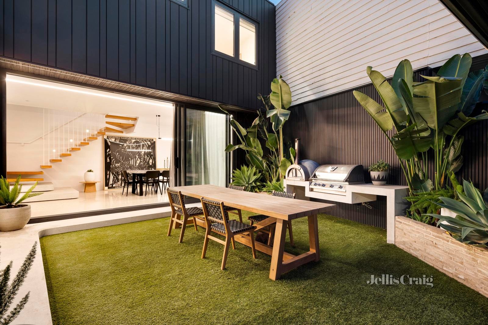 18 Merton Street, Albert Park image 2