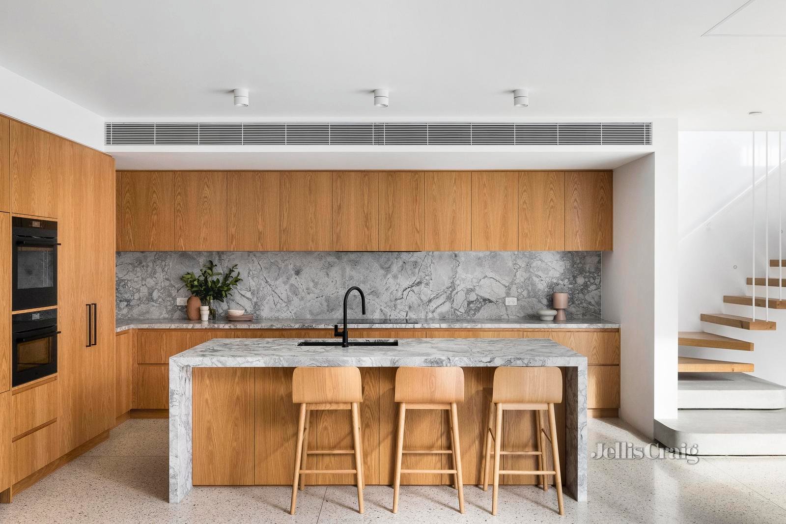 18 Merton Street, Albert Park image 3
