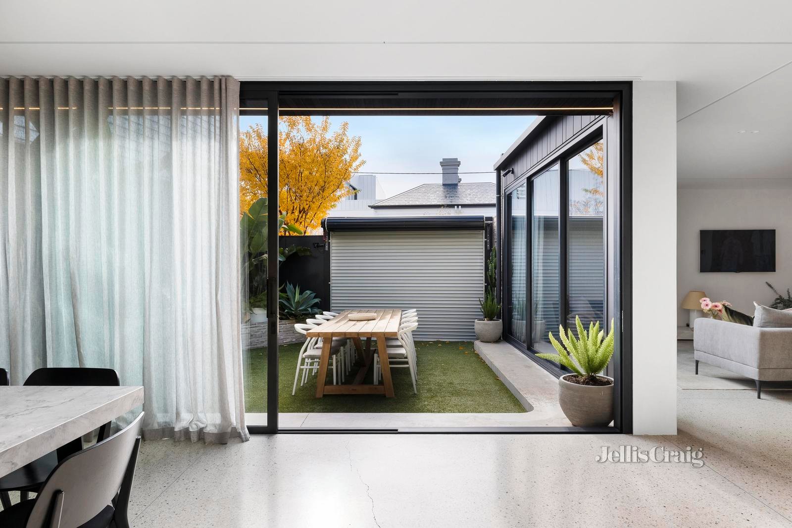 18 Merton Street, Albert Park image 18