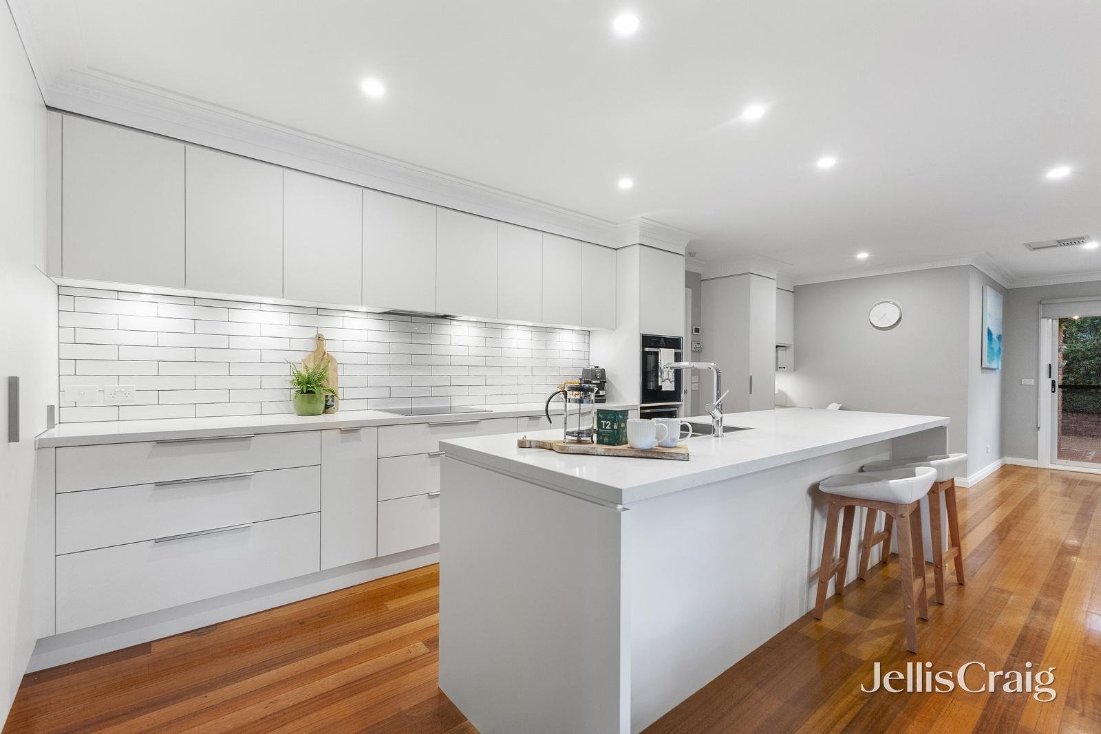 18 Middlefield Drive, Blackburn North image 3