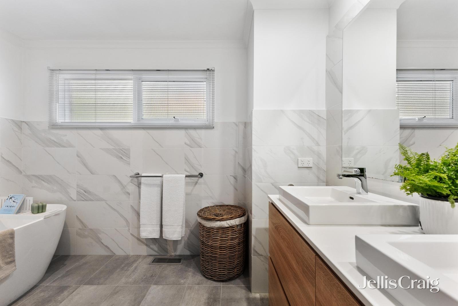 18 Middlefield Drive, Blackburn North image 9