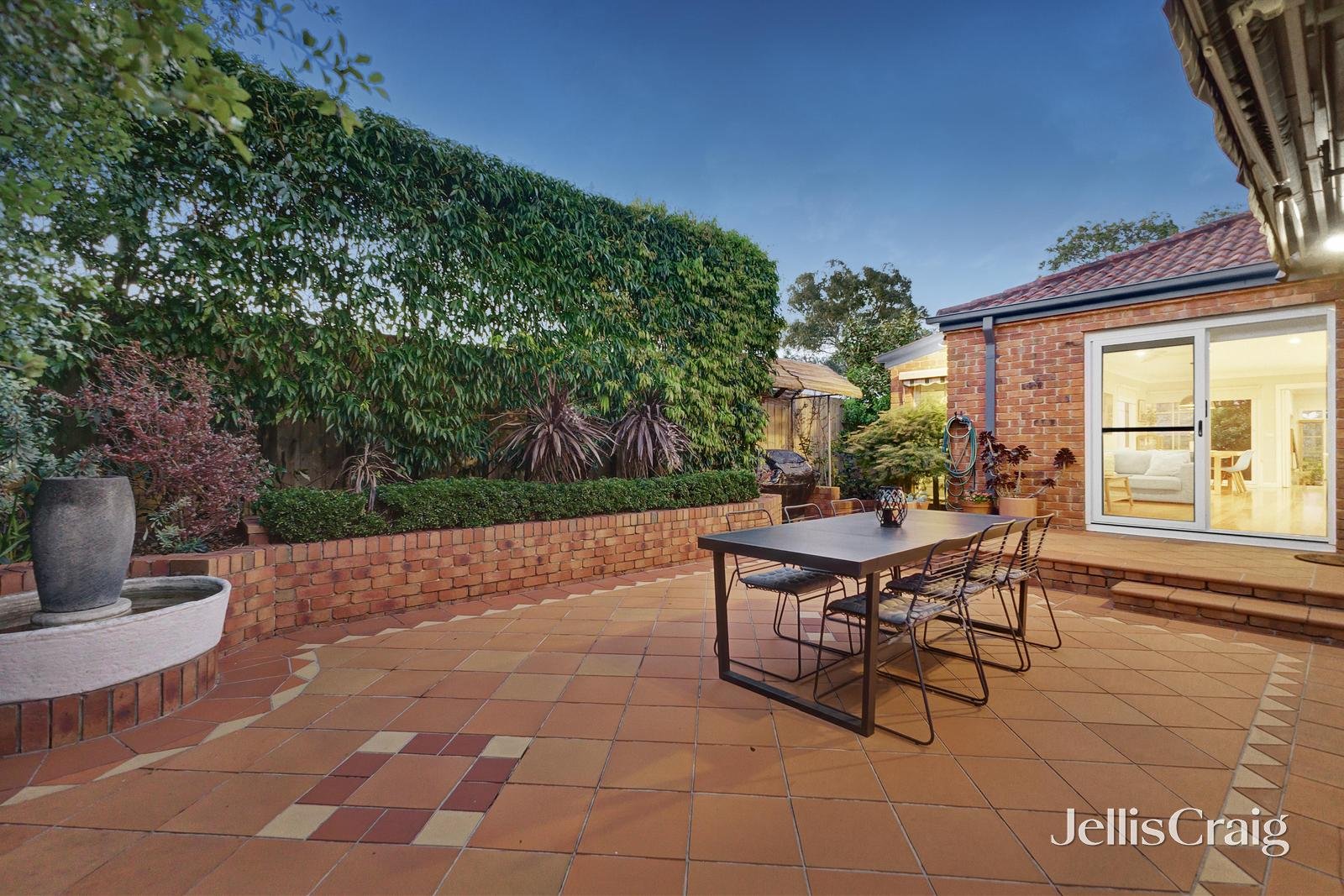 18 Middlefield Drive, Blackburn North image 12