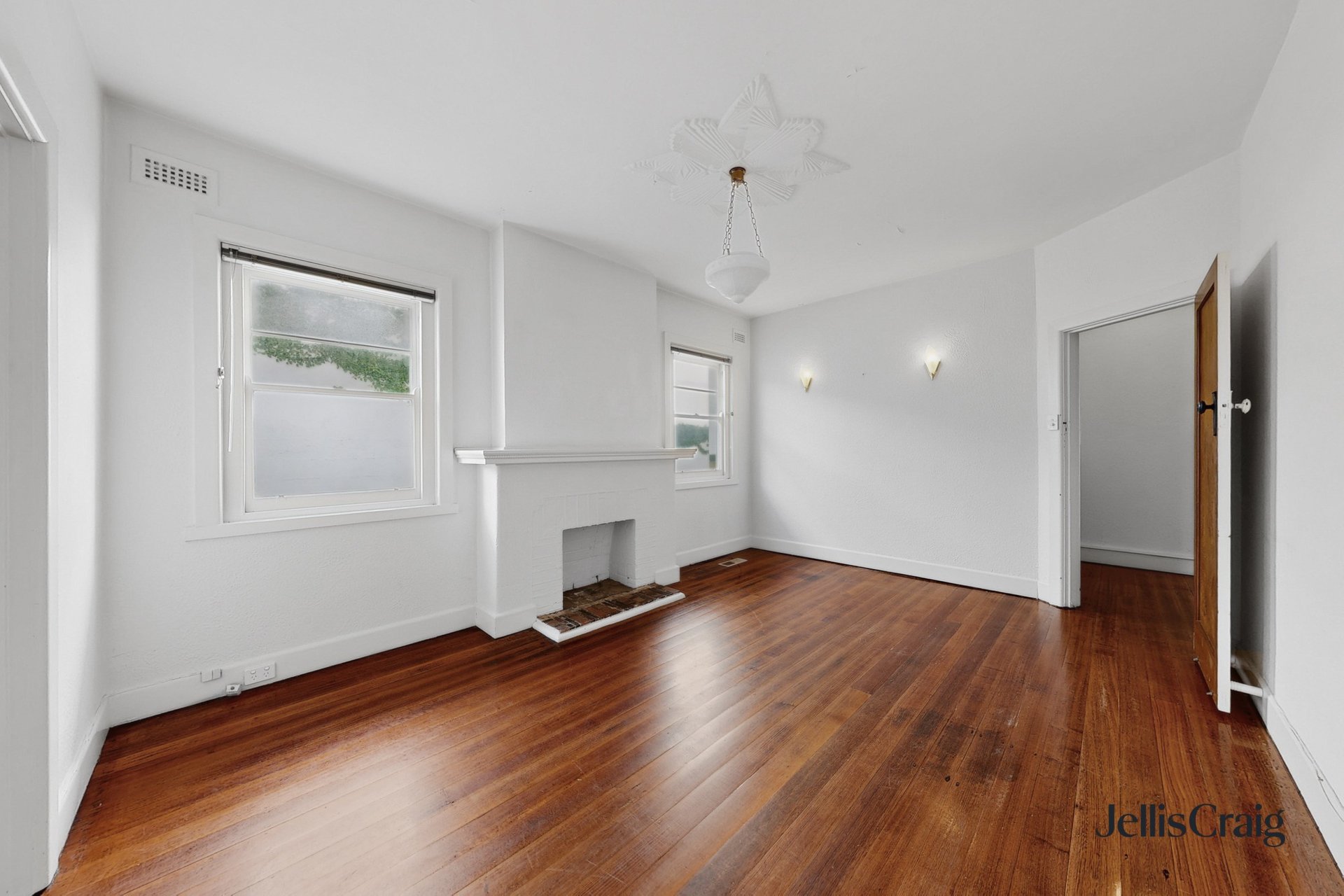 1/8 Millicent Avenue, Toorak image 3