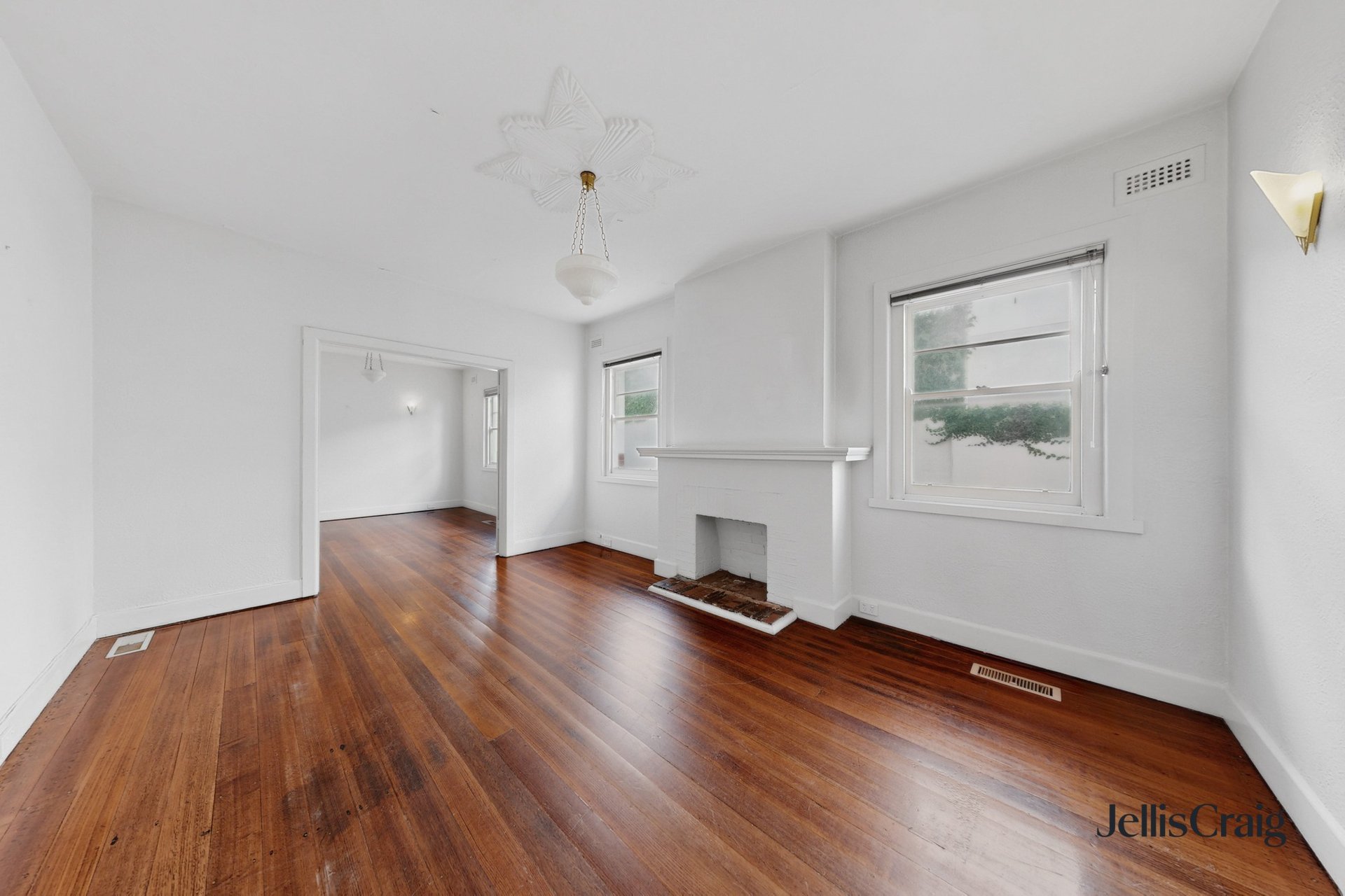 1/8 Millicent Avenue, Toorak image 4